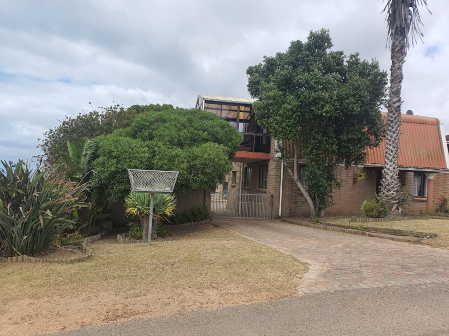 5 Bedroom Property for Sale in Dana Bay Western Cape